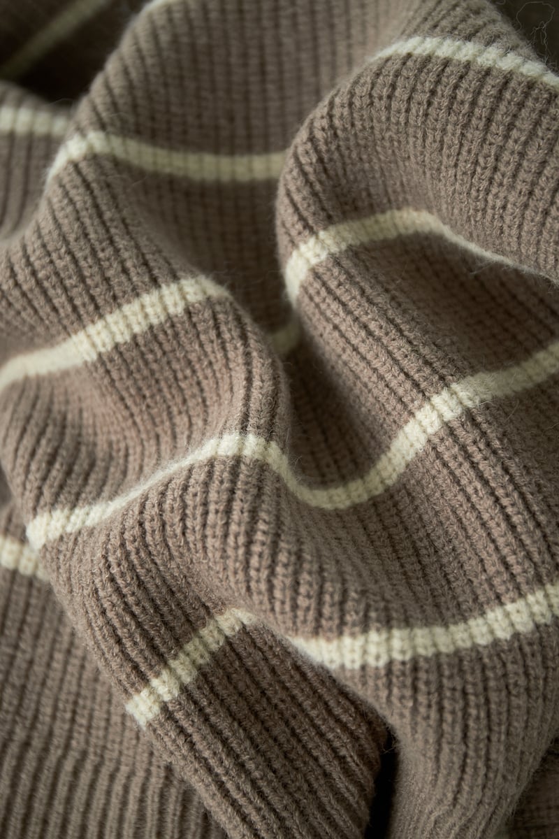 Basic Bliss trui - oranje roze